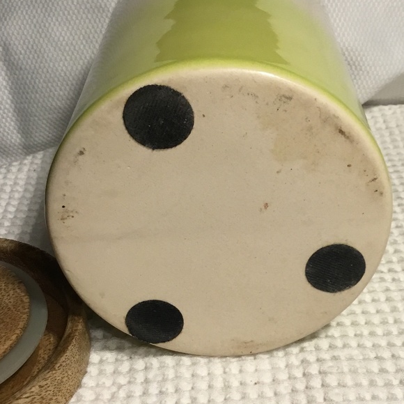 Vintage 6.5” Ombre Canister/Jar with Sealed Wooden Lid - Picture 5 of 8